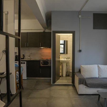 Virginia'S Boutique Apartments Athens Exterior photo