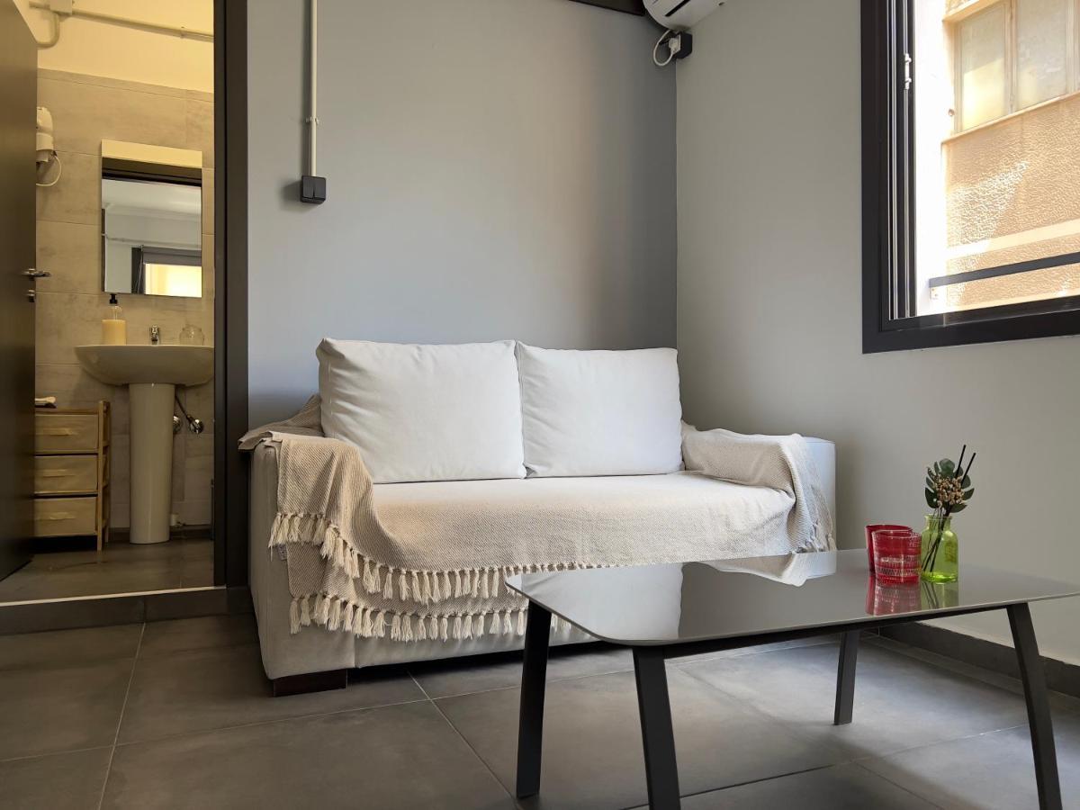 Virginia'S Boutique Apartments Athens Exterior photo