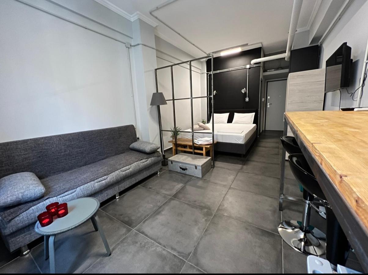 Virginia'S Boutique Apartments Athens Exterior photo