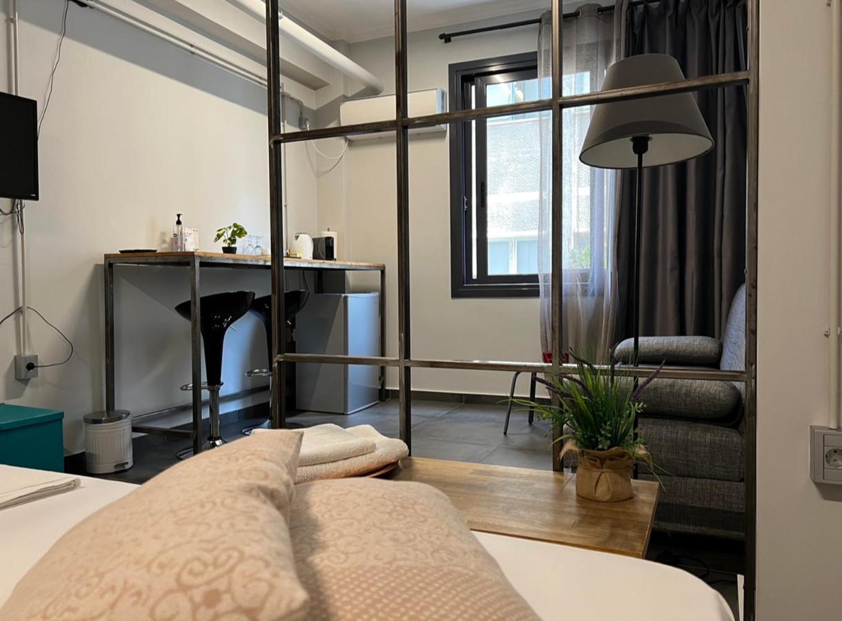 Virginia'S Boutique Apartments Athens Exterior photo