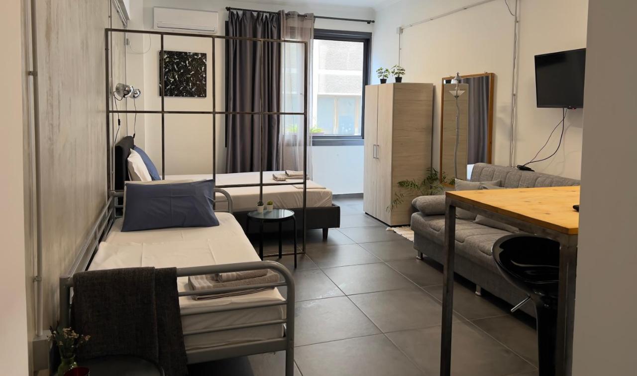 Virginia'S Boutique Apartments Athens Exterior photo