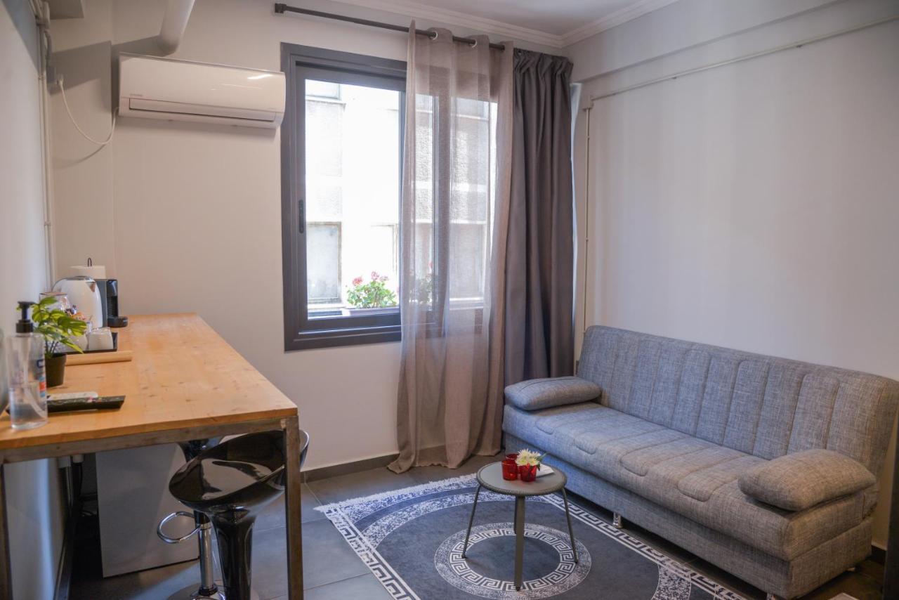Virginia'S Boutique Apartments Athens Exterior photo