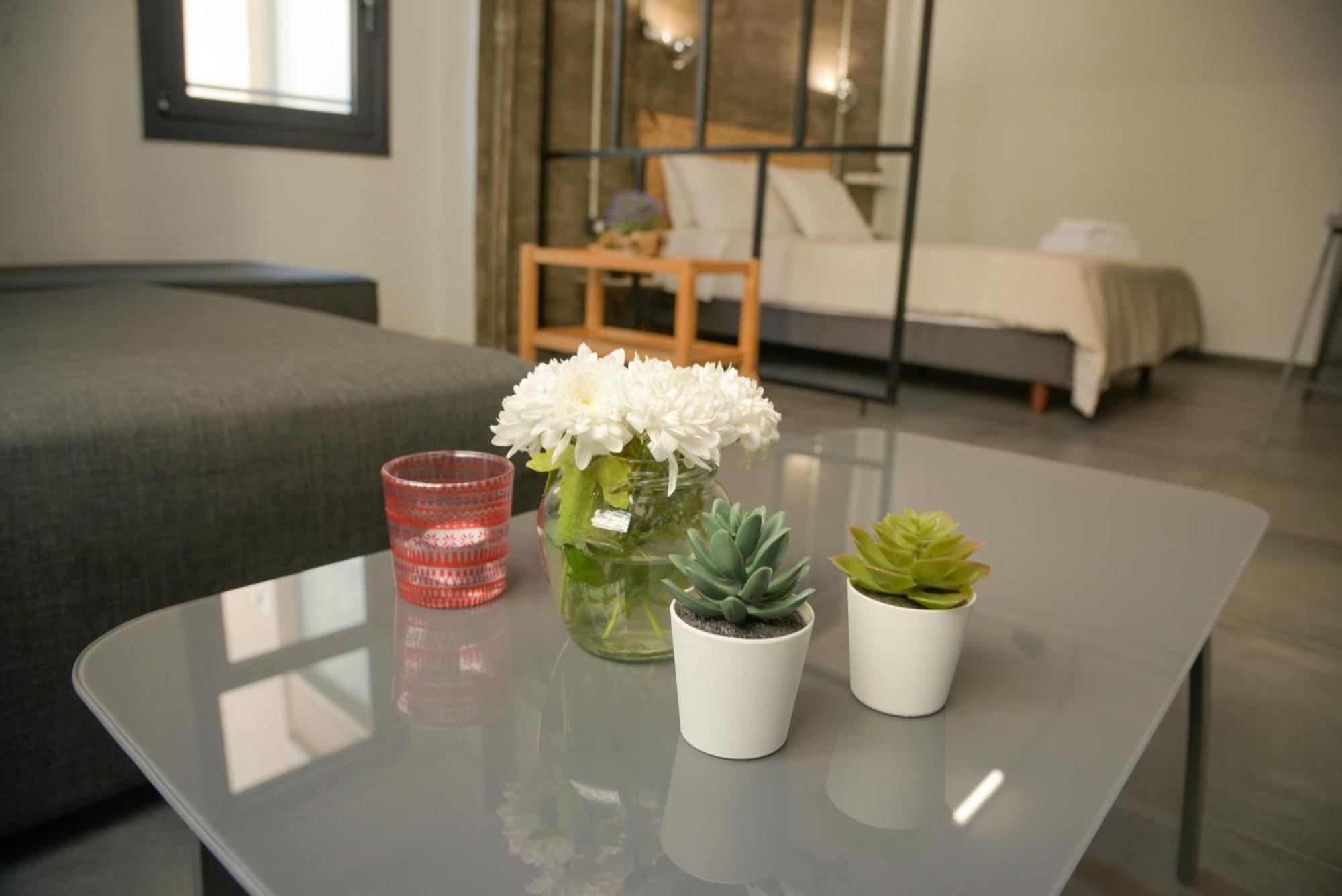 Virginia'S Boutique Apartments Athens Exterior photo