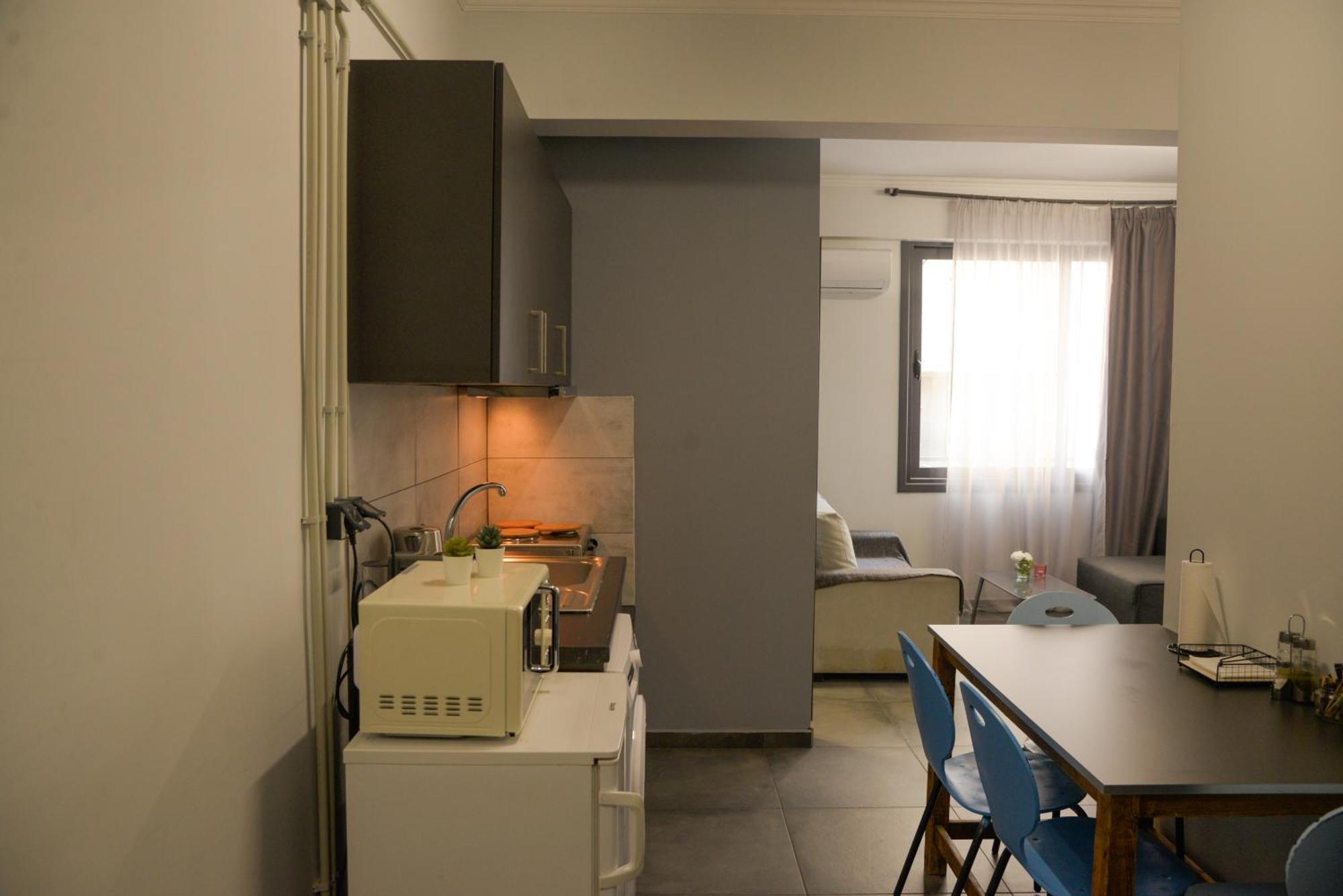 Virginia'S Boutique Apartments Athens Exterior photo