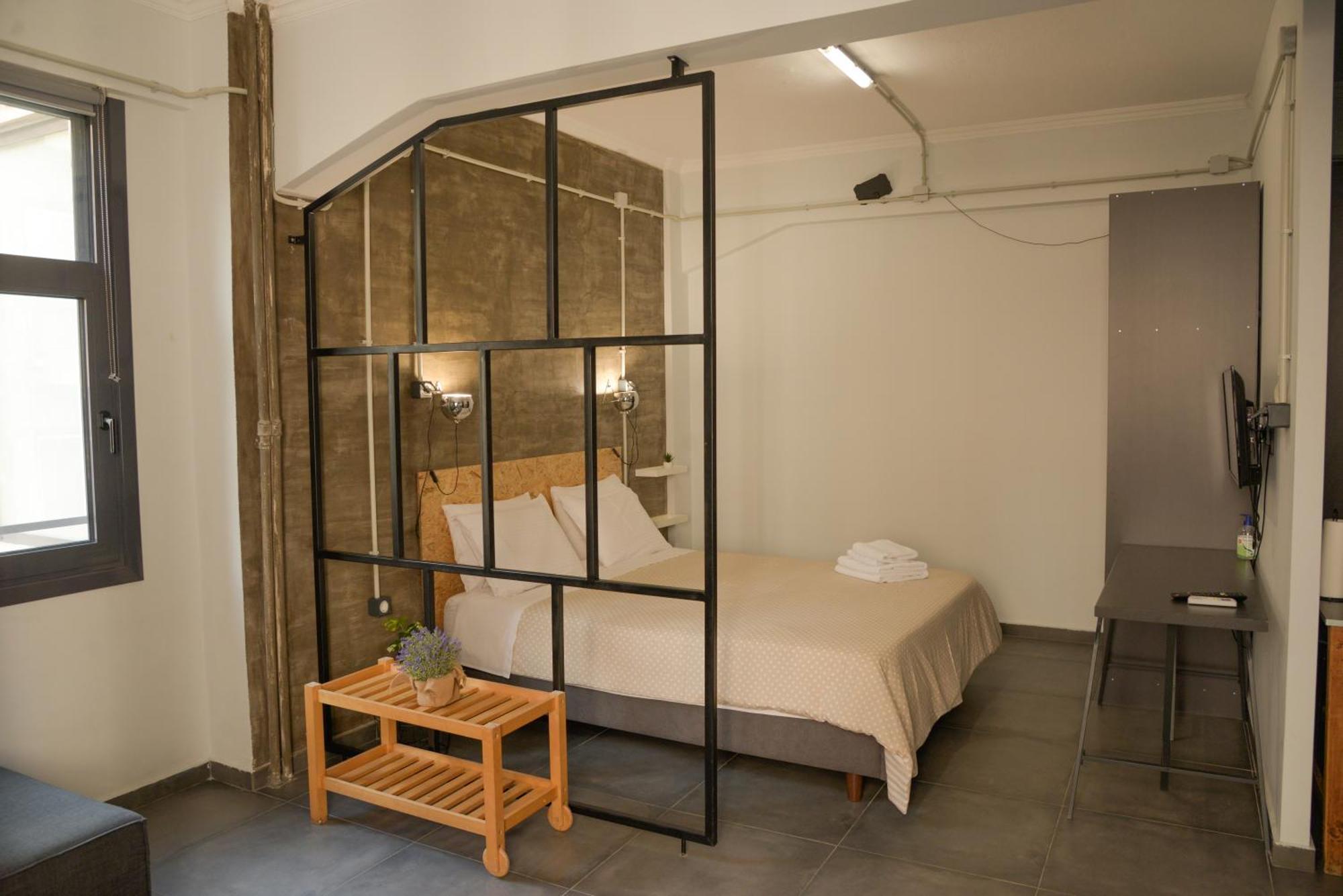 Virginia'S Boutique Apartments Athens Exterior photo