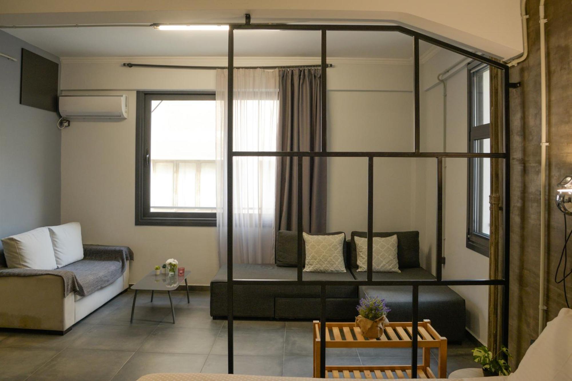 Virginia'S Boutique Apartments Athens Exterior photo