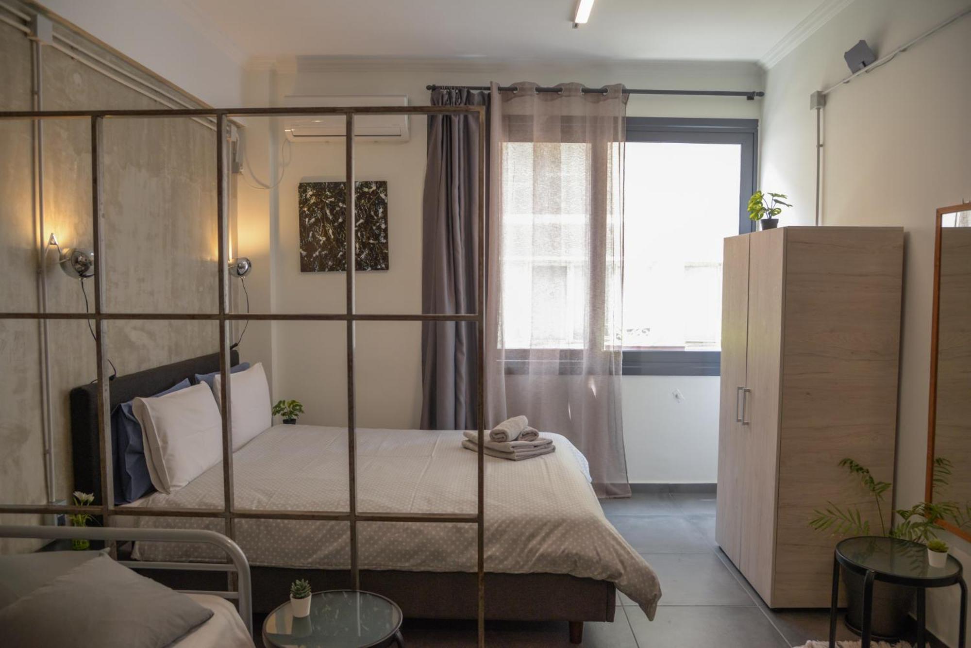 Virginia'S Boutique Apartments Athens Exterior photo