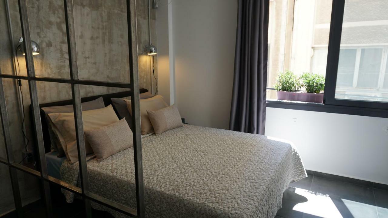 Virginia'S Boutique Apartments Athens Exterior photo
